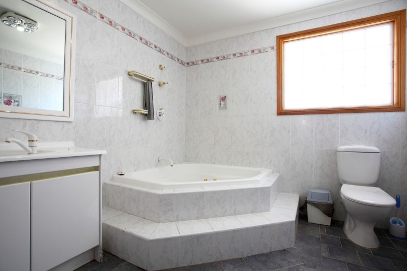 Cost of Bathtub Installation in Port Hueneme, CA